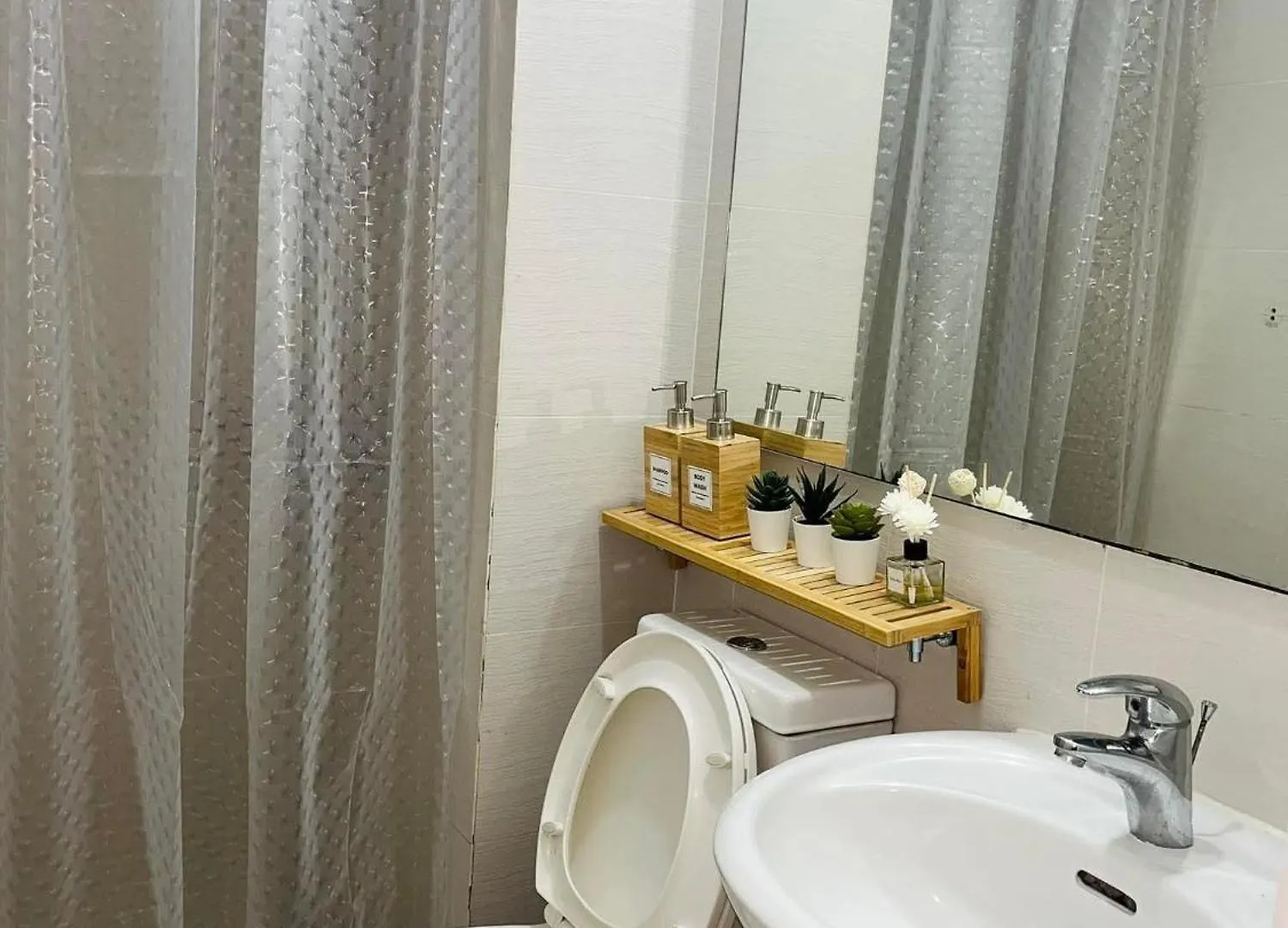 Apartment Rio East Tower - Azure Urban Resort Manila