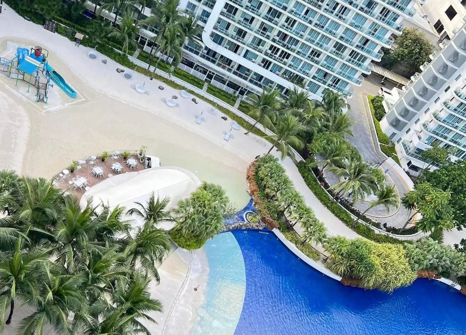 Rio East Tower - Azure Urban Resort Manila