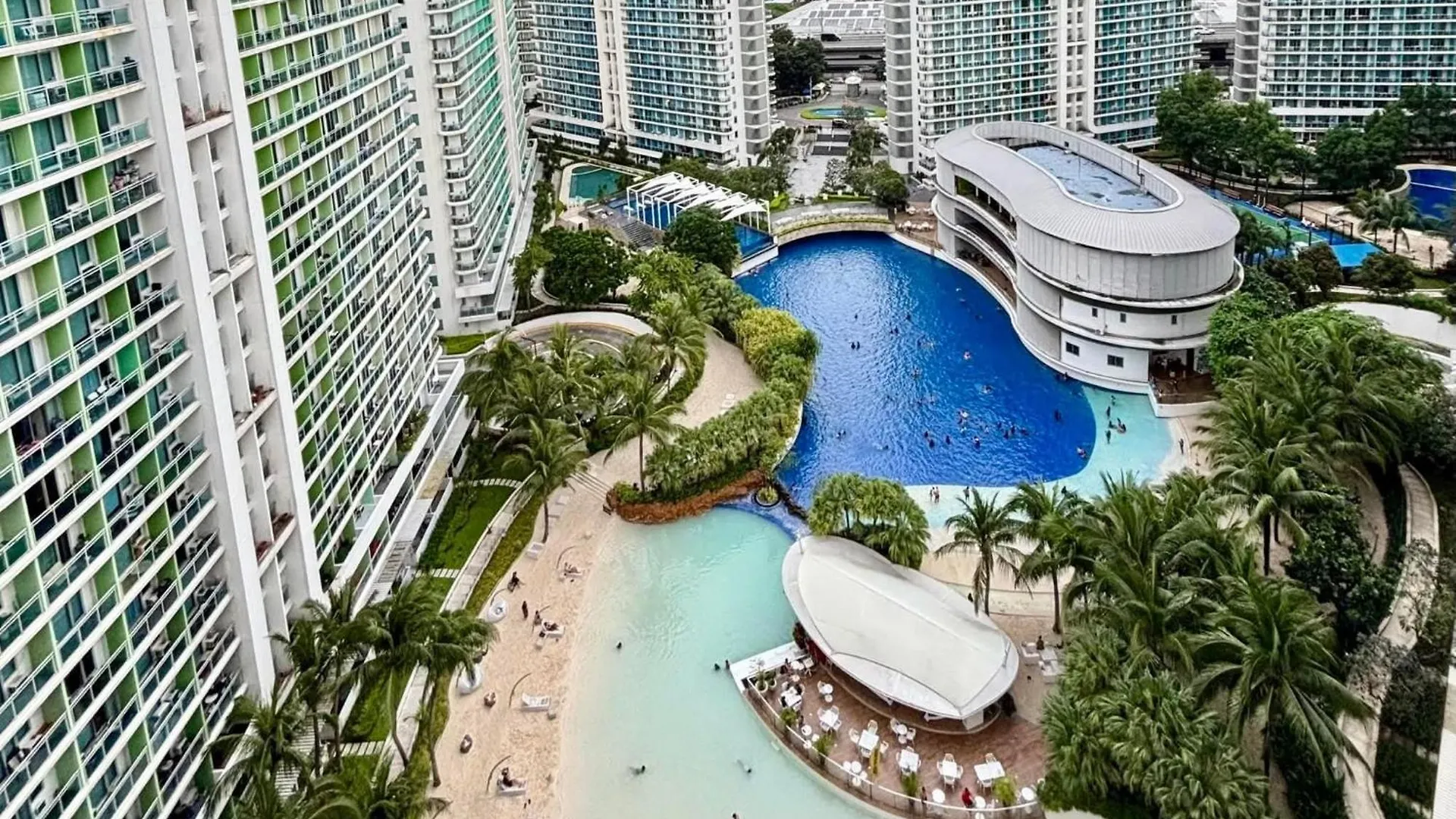 Rio East Tower - Azure Urban Resort Manila Apartment